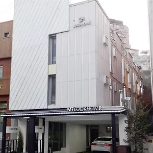  Hostal Look